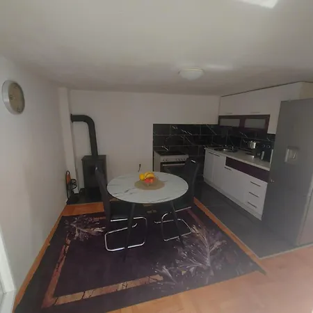 Jezero Apartment